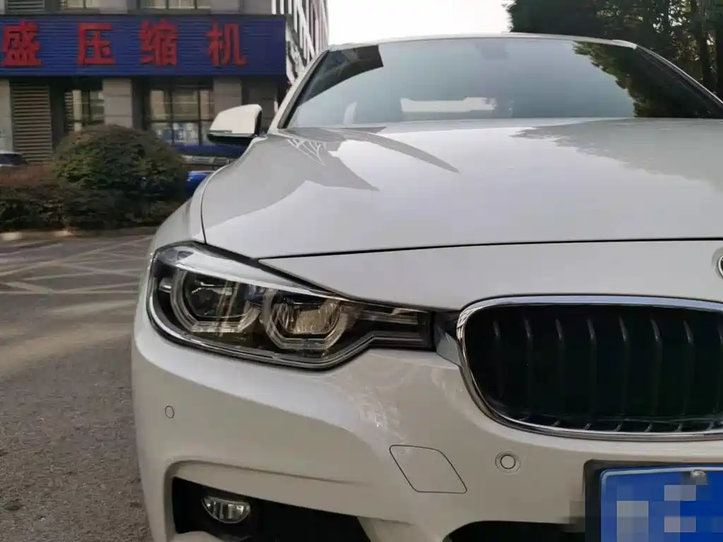 BMW 3 Series 2017 — фото 14