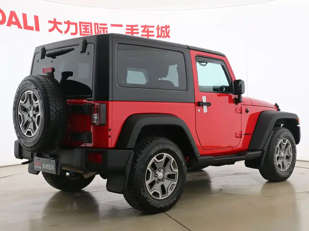 Jeep Wrangler 2016 — фото 11