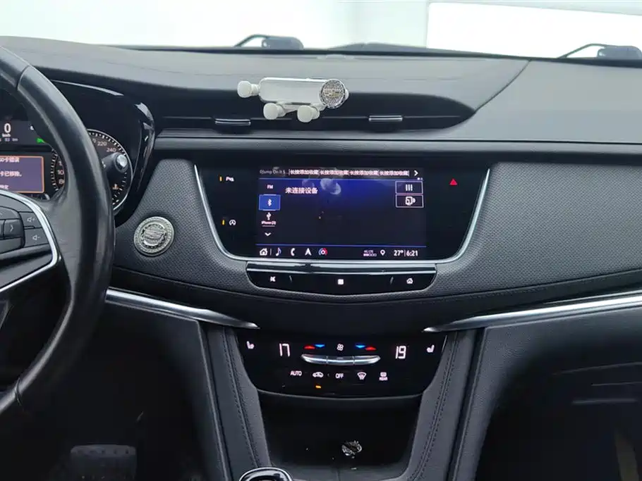 Cadillac XT5 2020 — фото 13