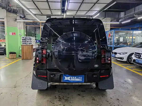 Land Rover Defender 2022