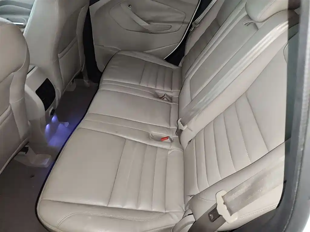 Ford Kuga 2015 — фото 17
