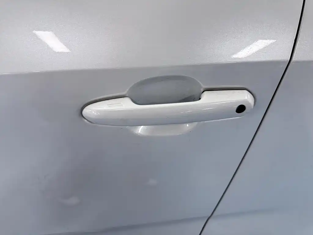 Toyota RAV4 2022 — фото 4