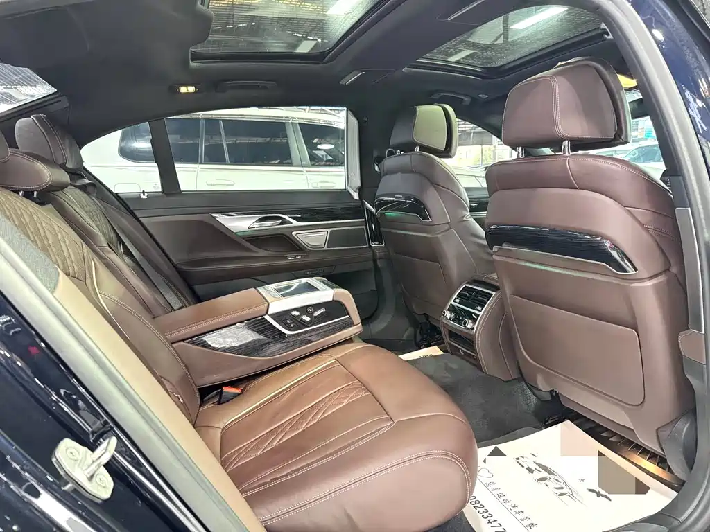 BMW 7 Series 2021 — фото 12