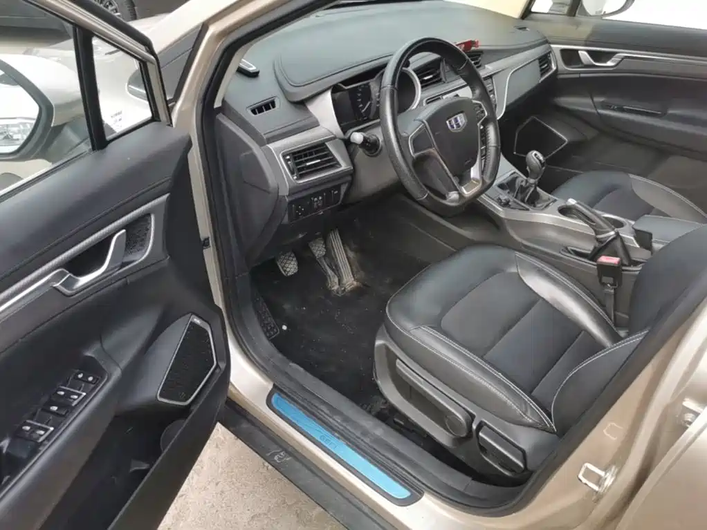 Geely Emgrand GS 2017 — фото 16