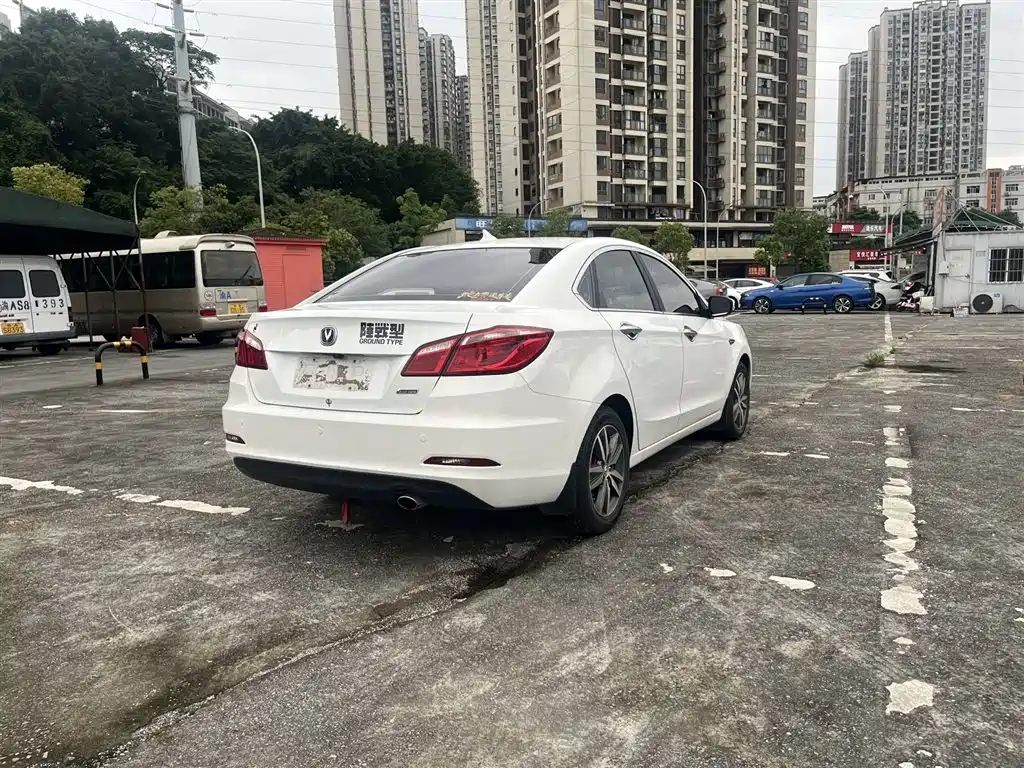 Changan Eado 2016 — фото 5