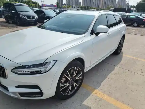 Volvo V90 2020