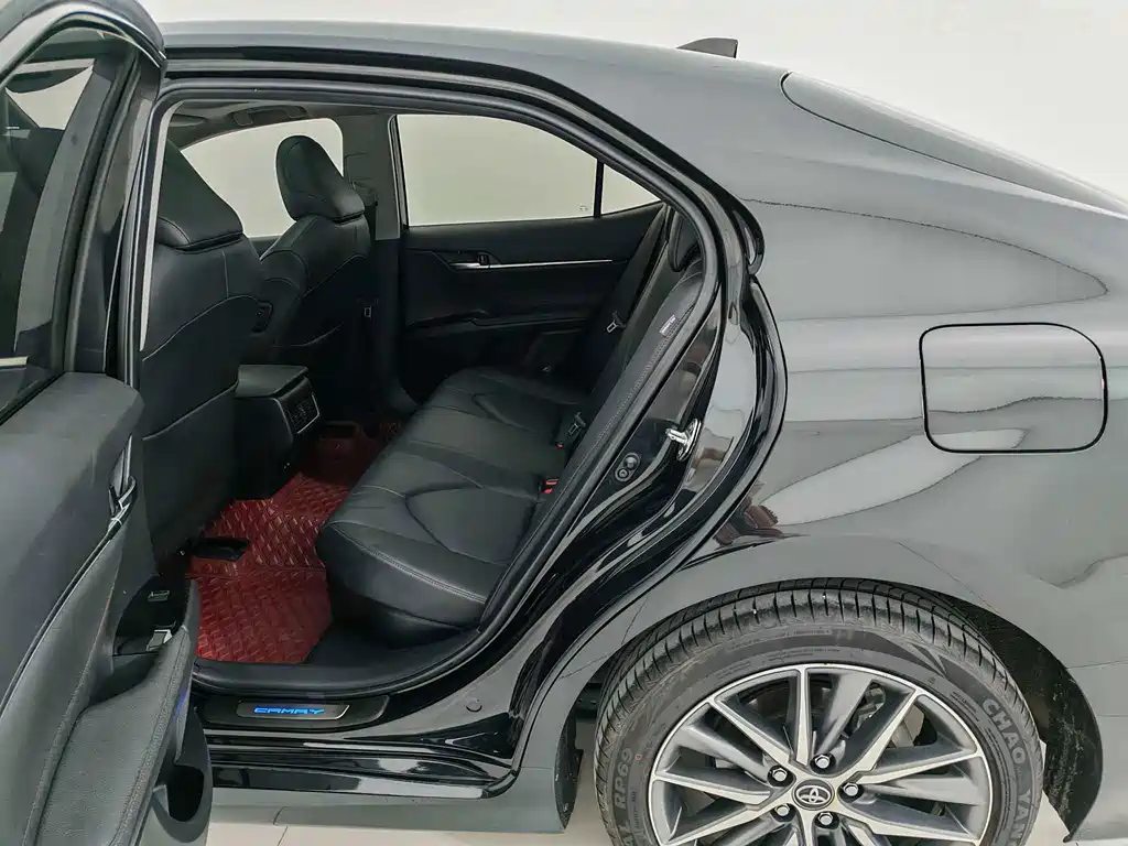 Toyota Camry 2022 — фото 10