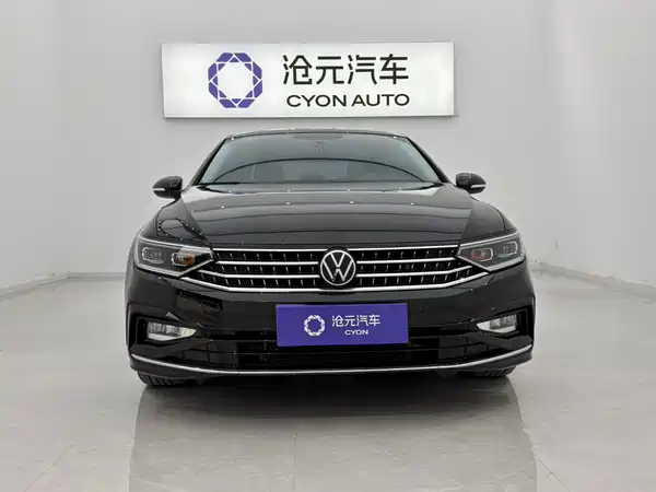 Volkswagen Magotan 2025