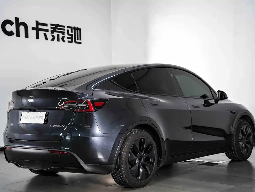 Tesla Model Y 2024 — фото 26