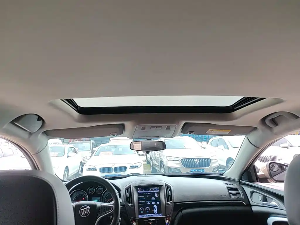 Buick Regal 2017 — фото 18