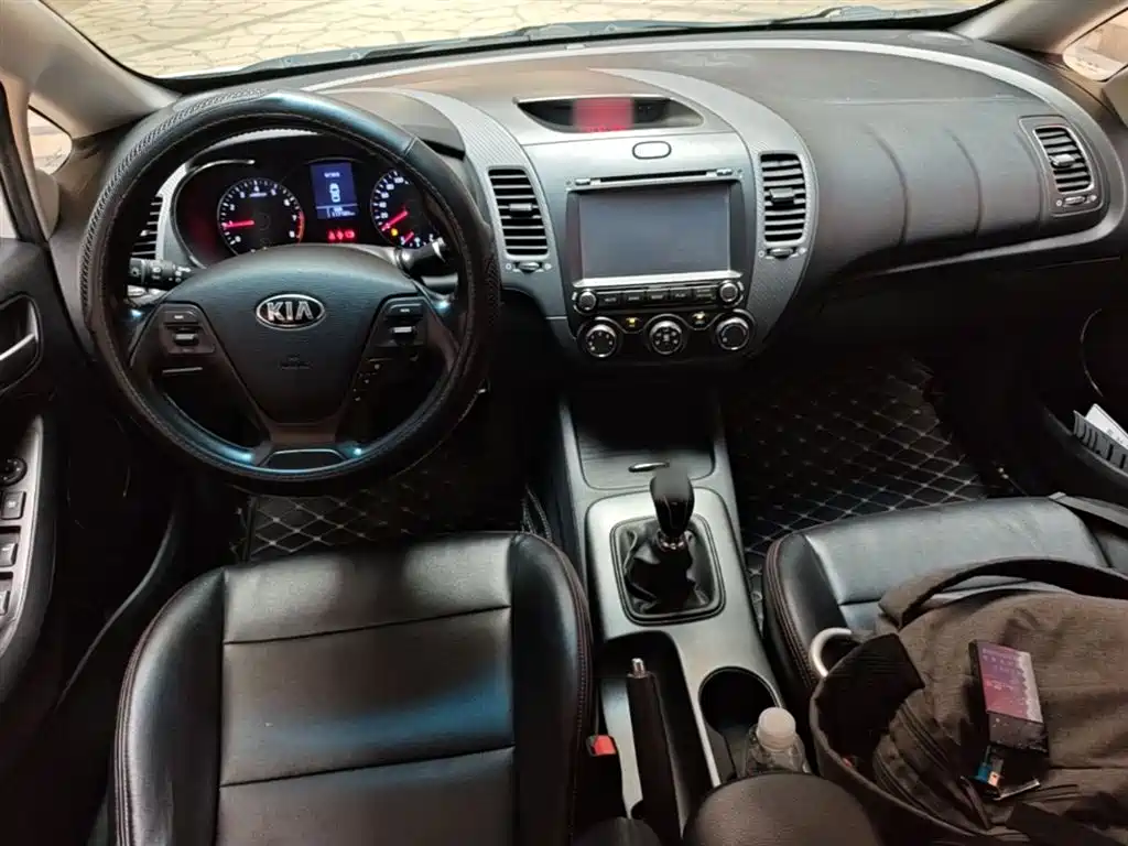 Kia K3 2015 — фото 10