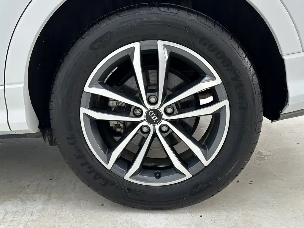 Audi Q3 2023 — фото 17