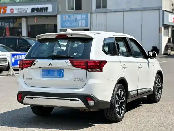 Mitsubishi Outlander 2020