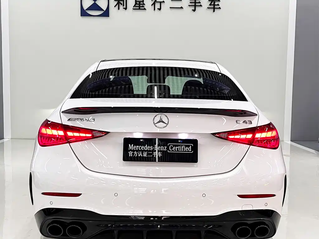 Mercedes-Benz C-Class AMG 2025 — фото 6