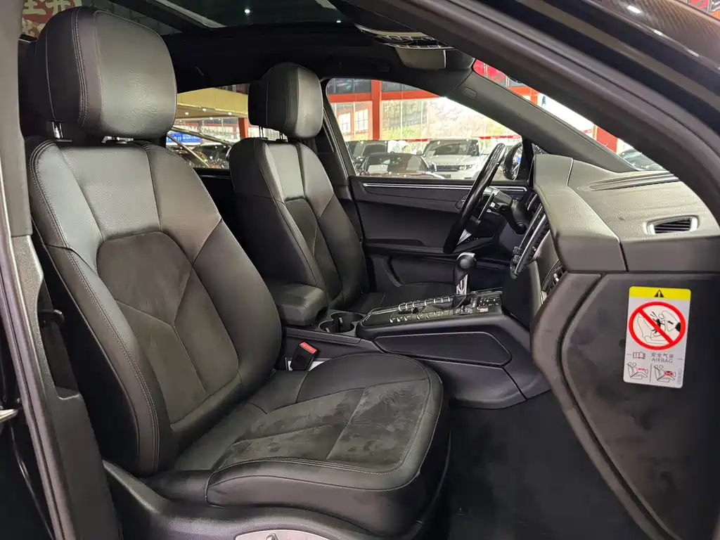 Porsche Macan 2016 — фото 14