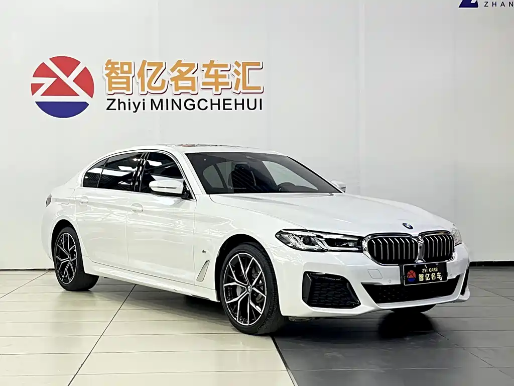 BMW 5 Series 2023 — фото 14