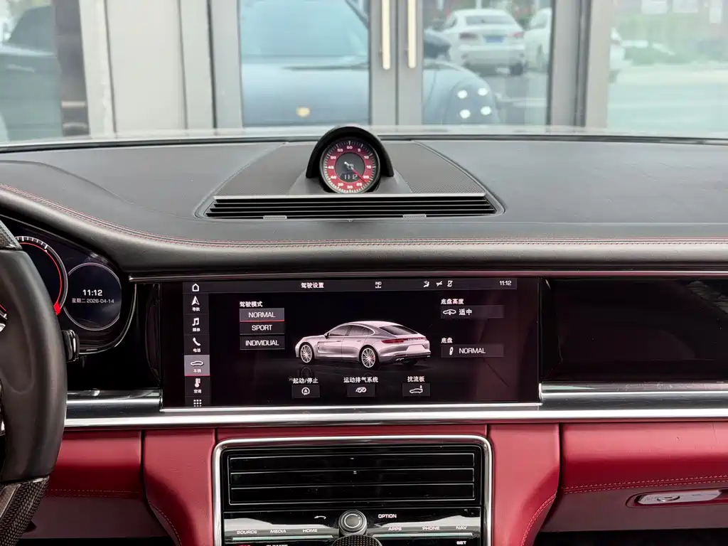Porsche Panamera 2018 — фото 13