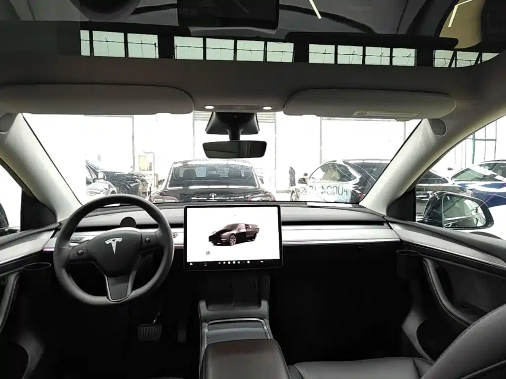 Tesla Model Y 2023 — фото 18