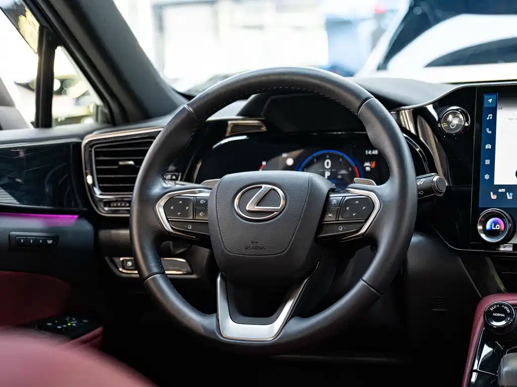 Lexus NX 2022 — фото 14