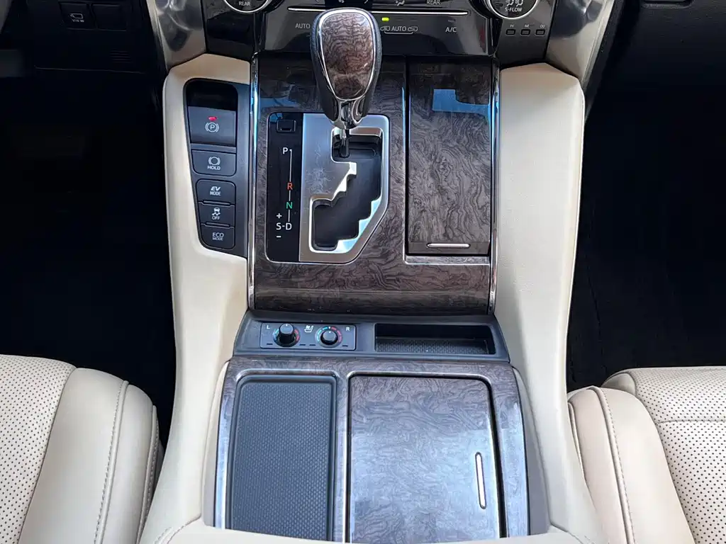 Toyota Alphard 2021 — фото 11