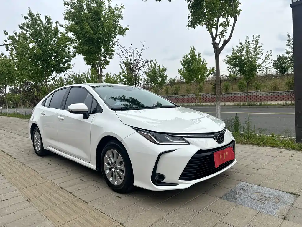 Toyota Corolla 2023 — фото 3