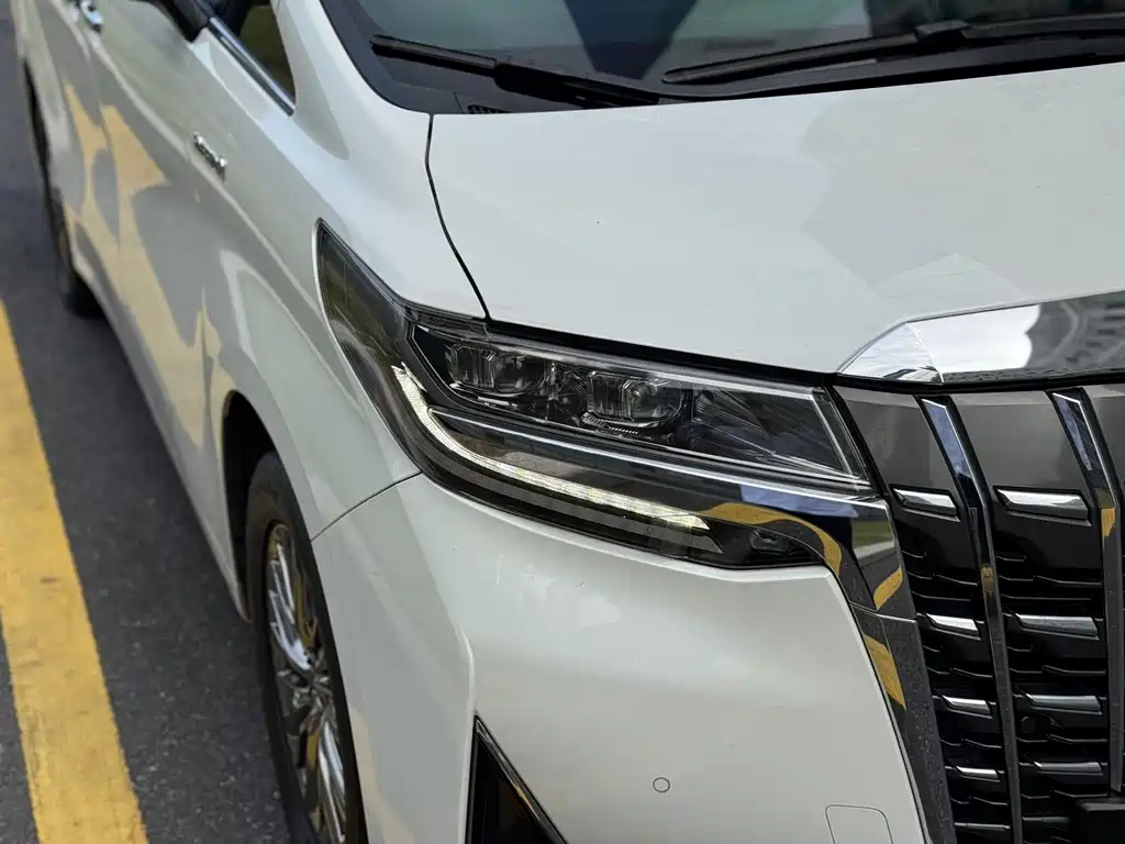Toyota Alphard 2021 — фото 24