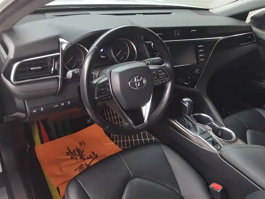 Toyota Camry 2021 — фото 11