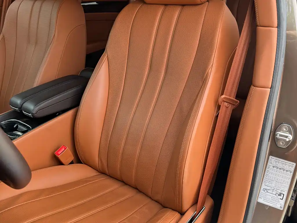 Bentley Flying Spur 2014 — фото 11