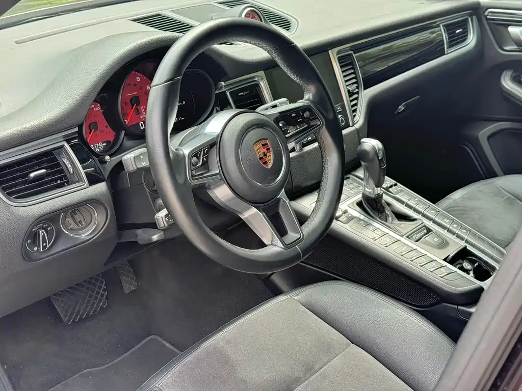 Porsche Macan 2018 — фото 9