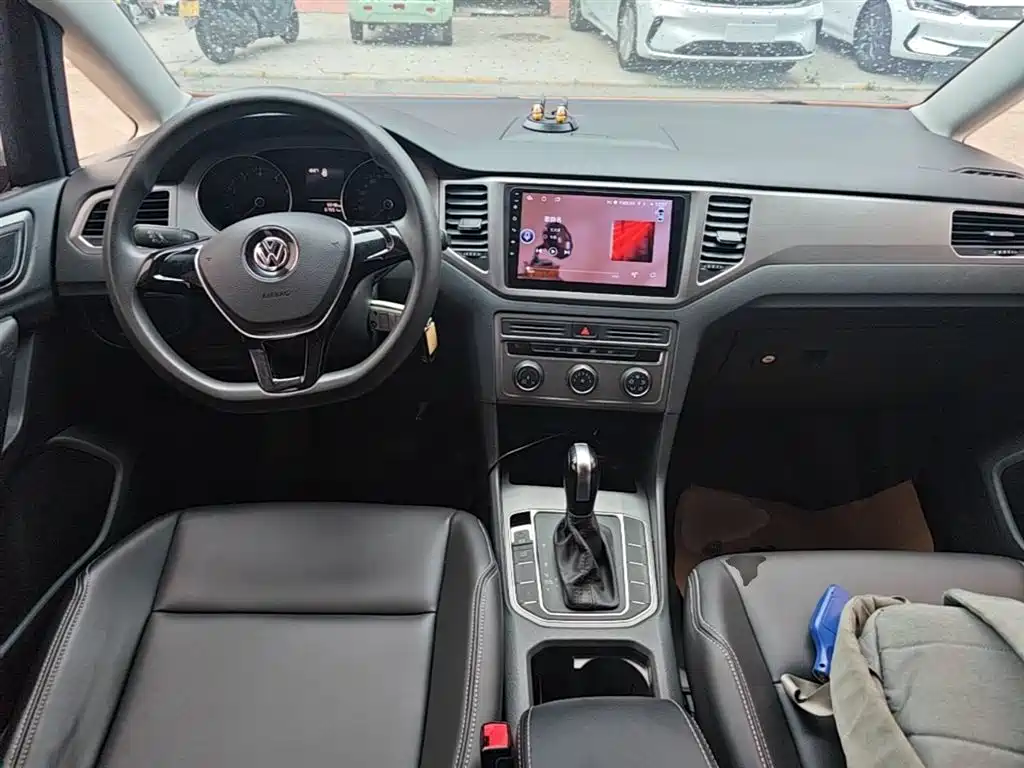 Volkswagen Golf Sportsvan 2018 — фото 10