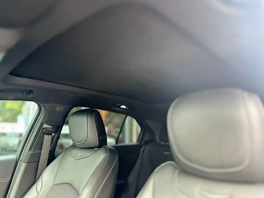 Cadillac XT4 2019 — фото 10