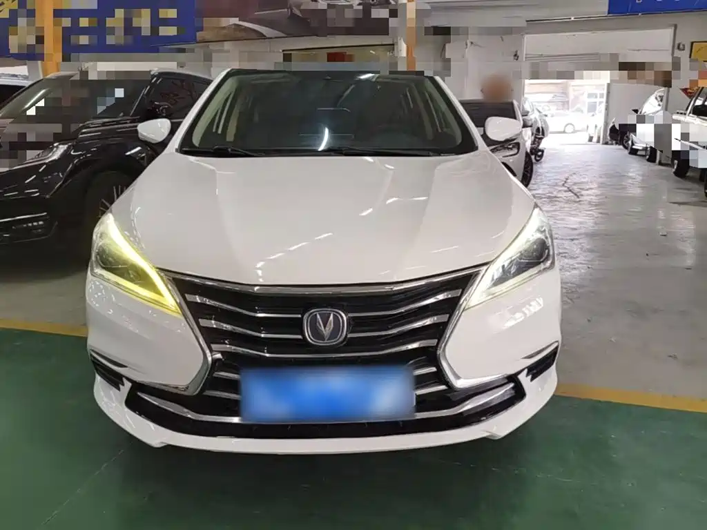 Changan Eado DT 2018 — фото 3