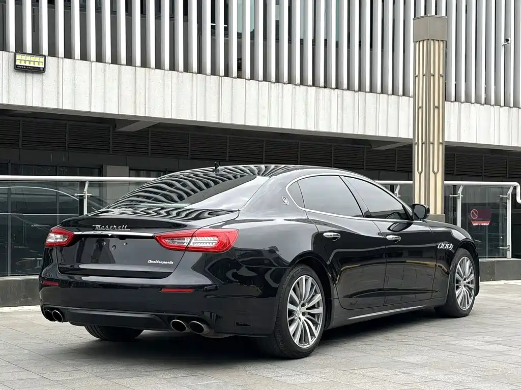 Maserati Quattroporte 2018 — фото 10