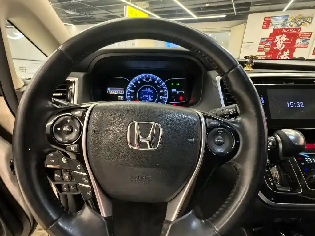 Honda Odyssey 2018 — фото 12