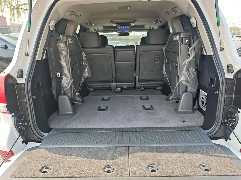 Toyota Land Cruiser 2011 — фото 16