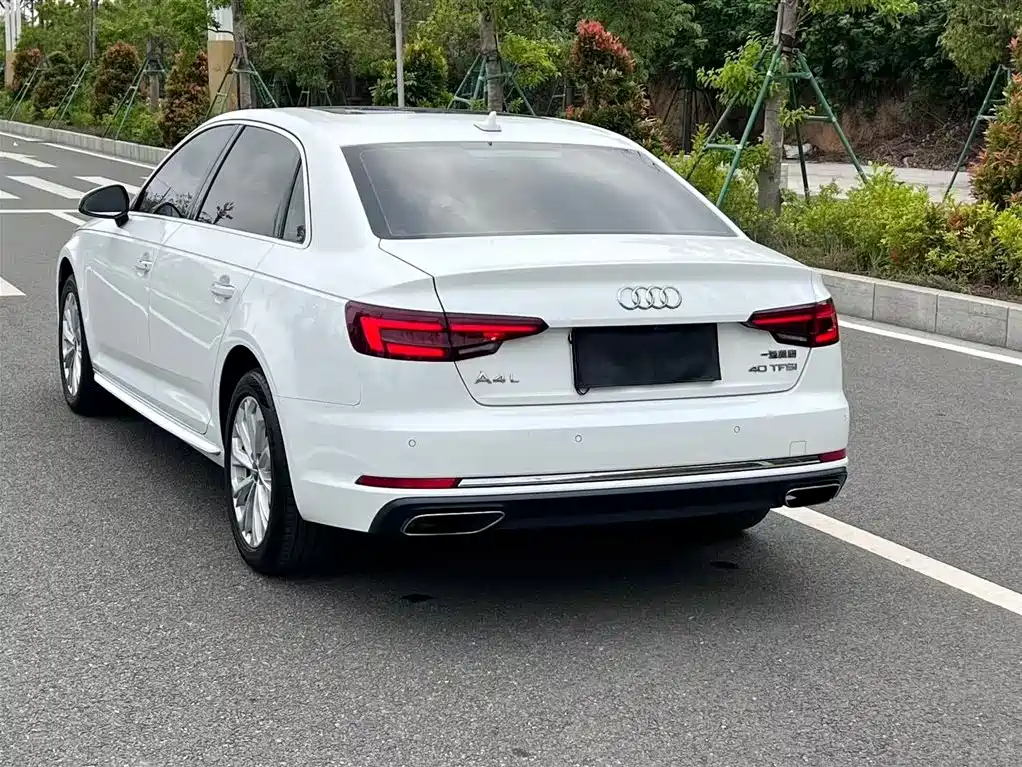 Audi A4L 2019 — фото 9