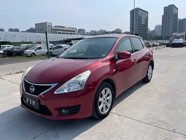 Nissan Tiida 2012