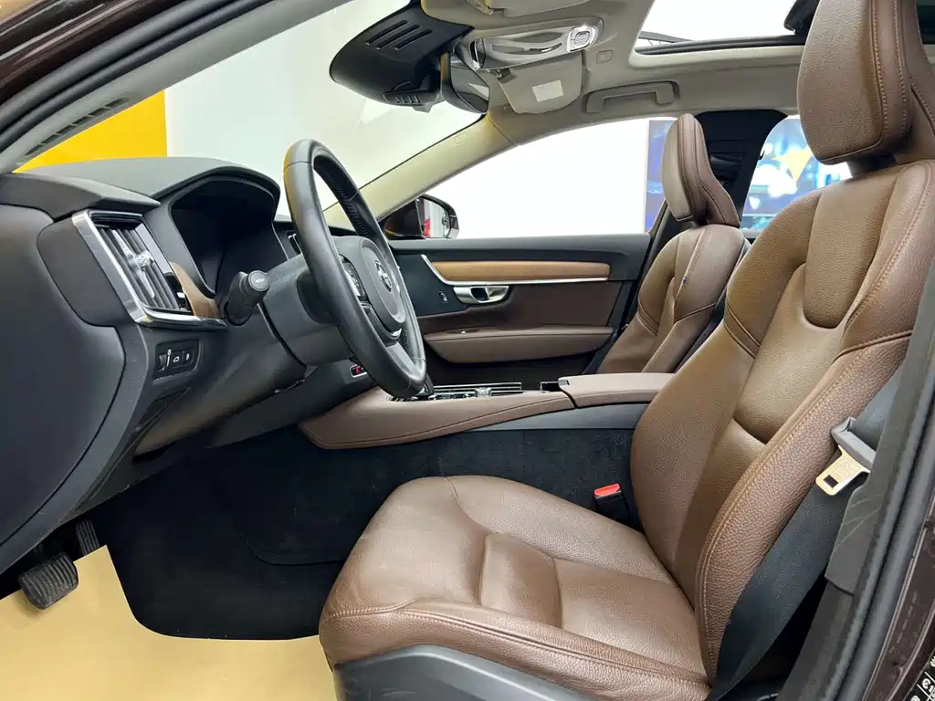 Volvo S90 Plug-In Hybrid 2020 — фото 3