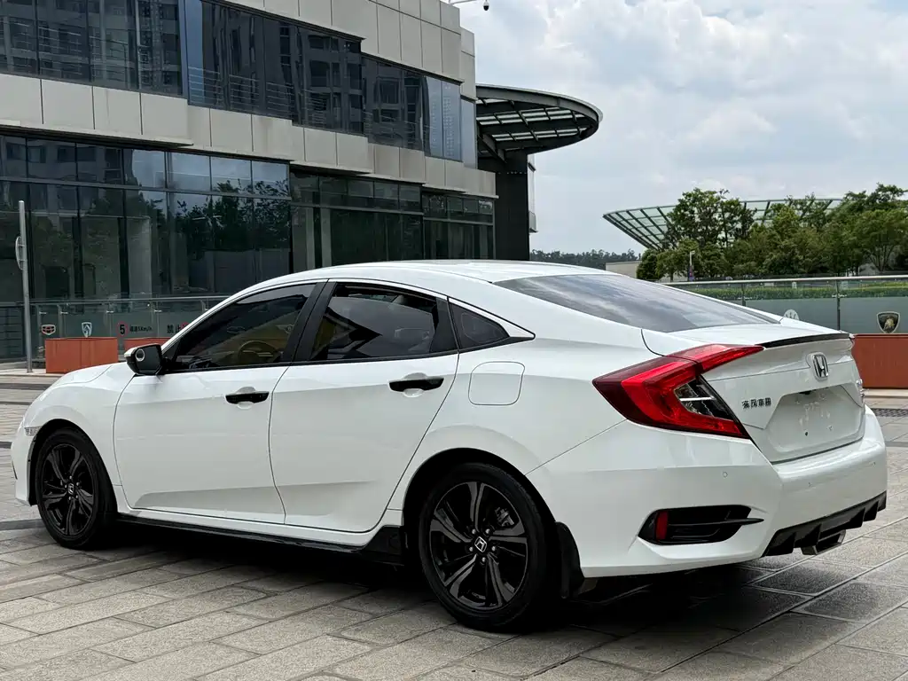 Honda Civic 2020 — фото 4