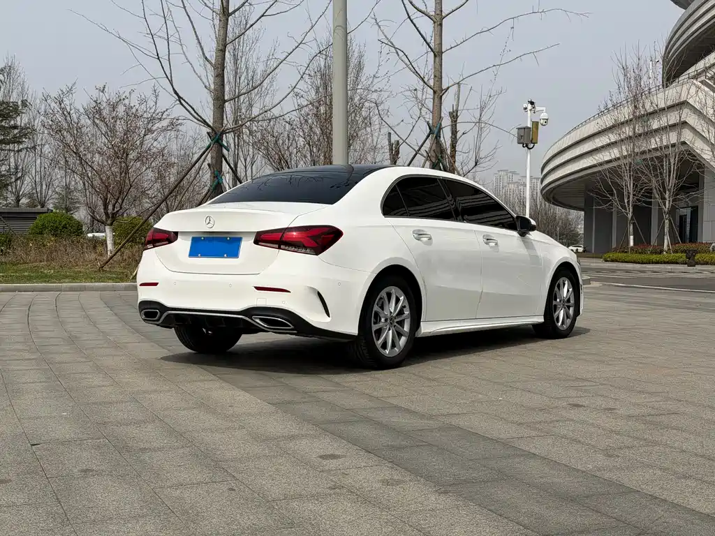Mercedes-Benz A-Class 2019 — фото 9