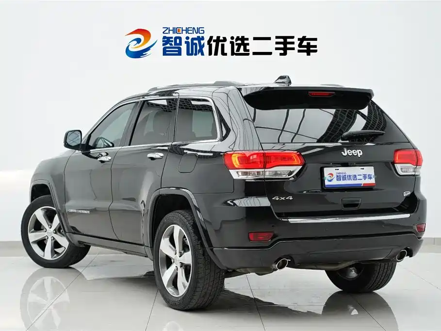 Jeep Grand Cherokee 2015 — фото 36