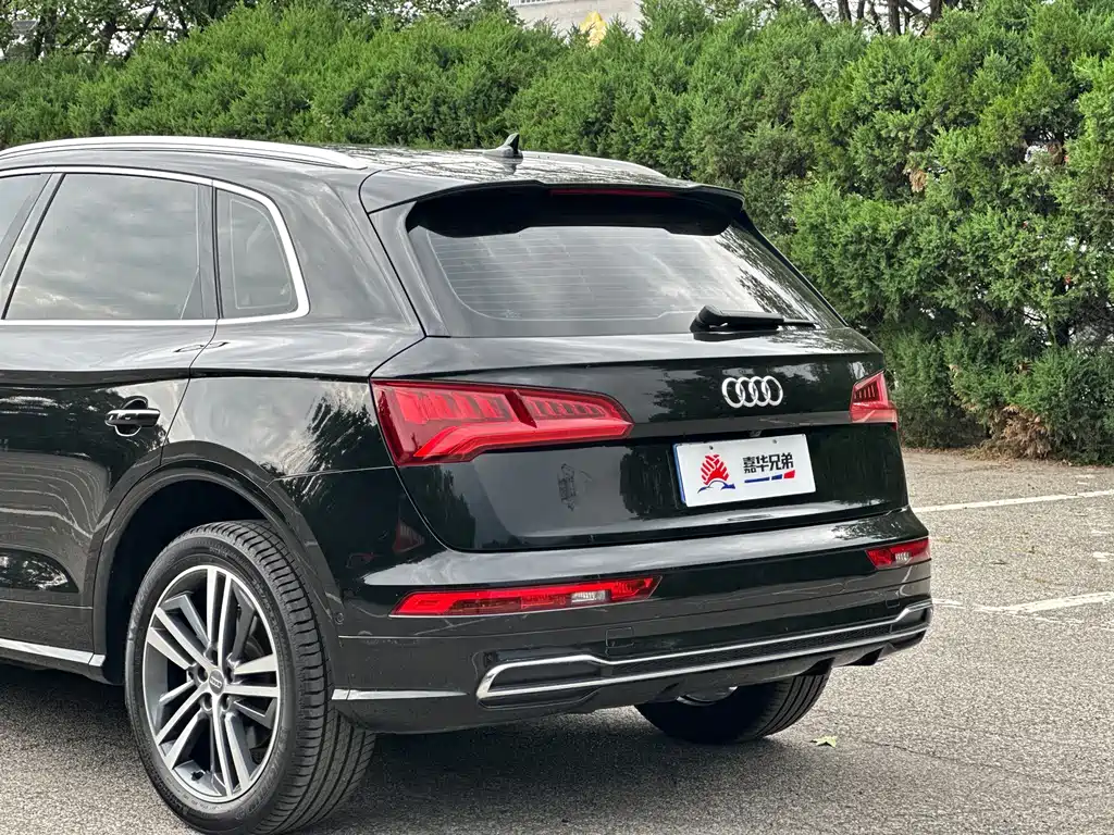 Audi Q5L 2021 — фото 13