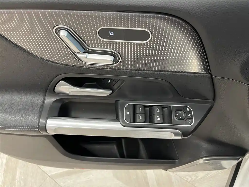 Mercedes-Benz GLB 2020 — фото 22
