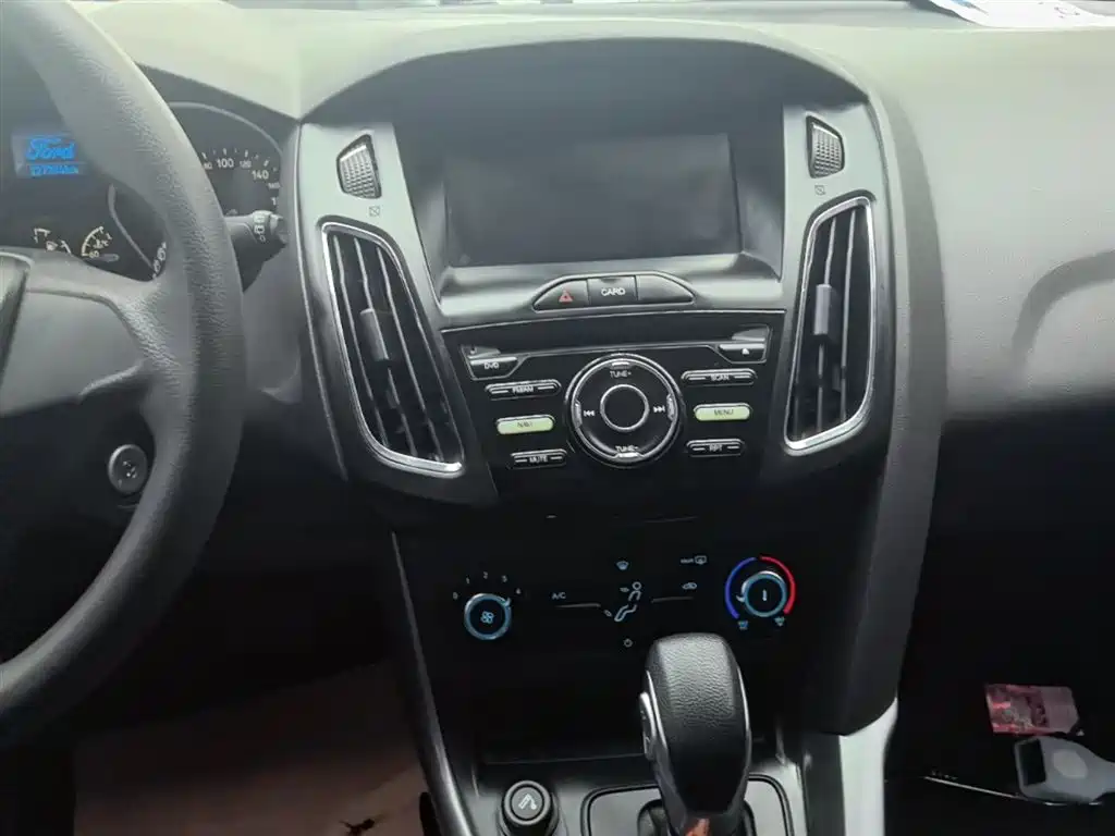 Ford Focus 2016 — фото 13