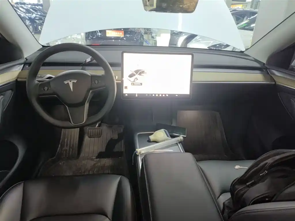 Tesla Model Y 2022 — фото 10