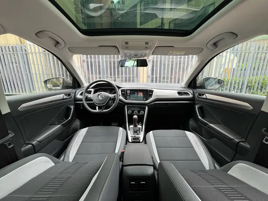Volkswagen T-Roc 2019 — фото 16