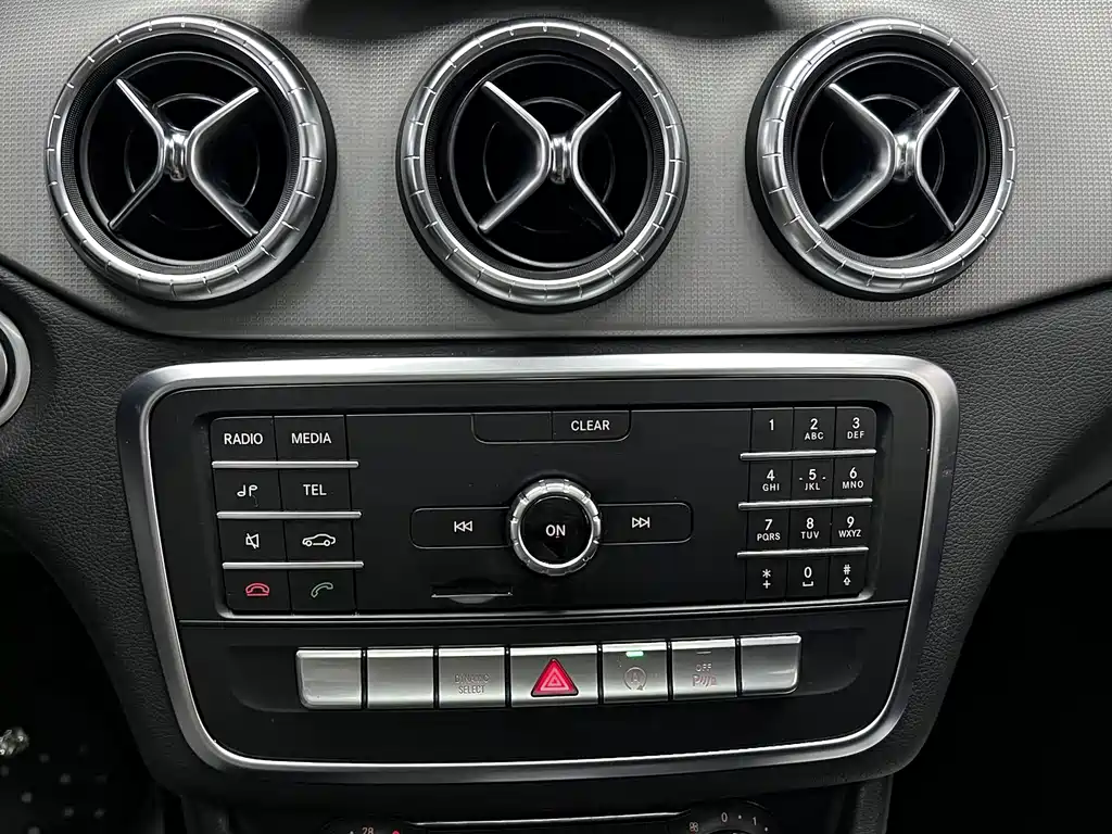 Mercedes-Benz CLA 2018 — фото 27