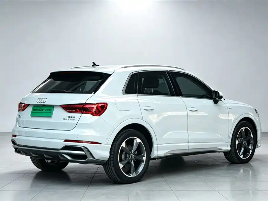 Audi Q3 2022 — фото 7