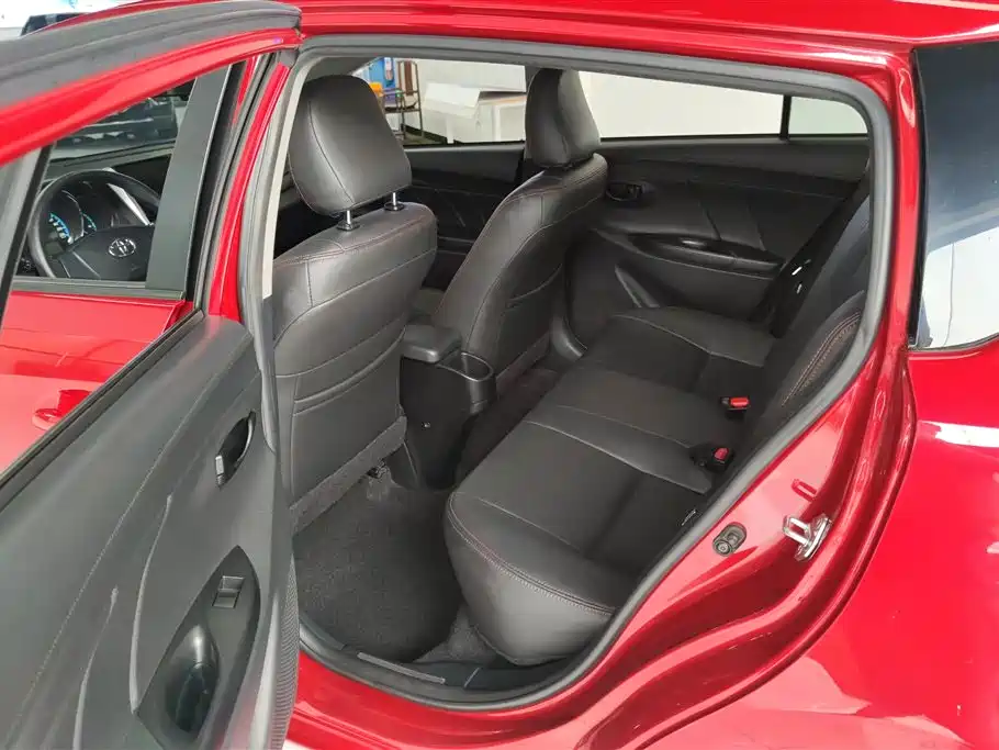 Toyota Yaris L 2018 — фото 11
