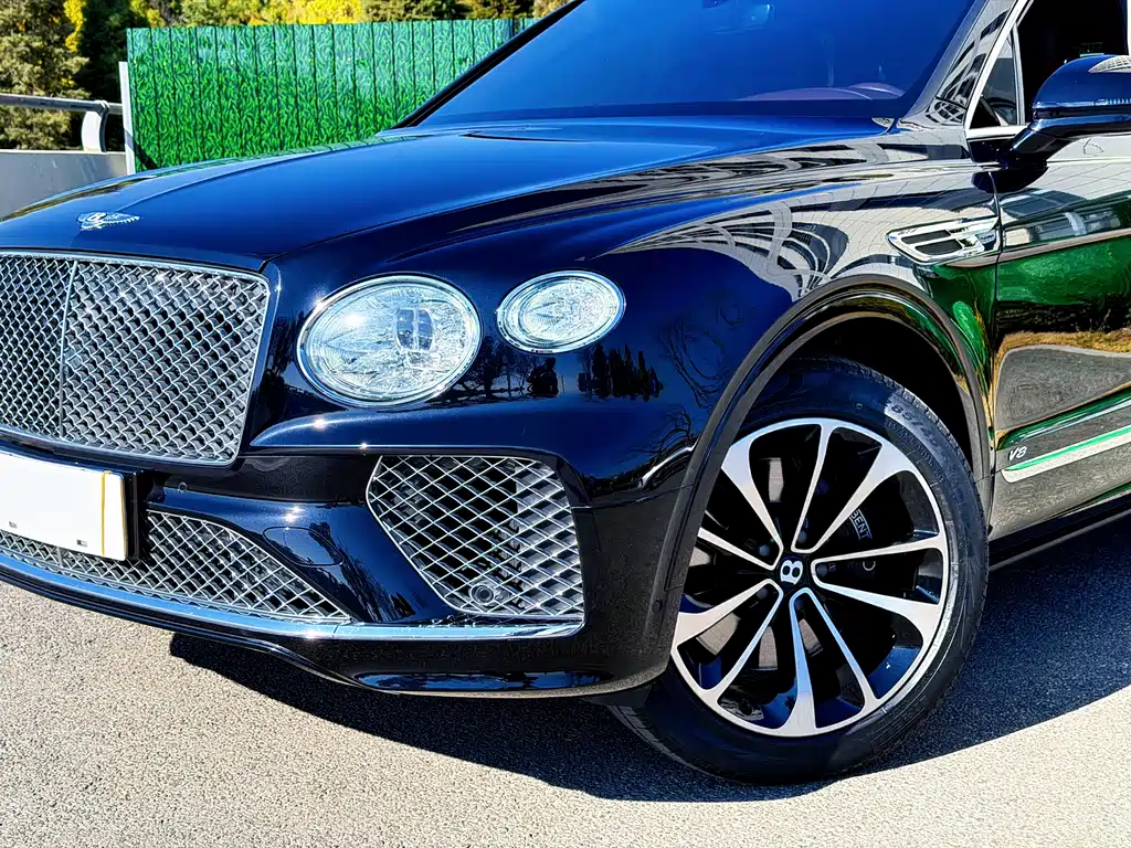 Bentley Bentayga 2021 — фото 20